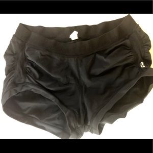 🍋Lululemon hot yoga shorts unworn